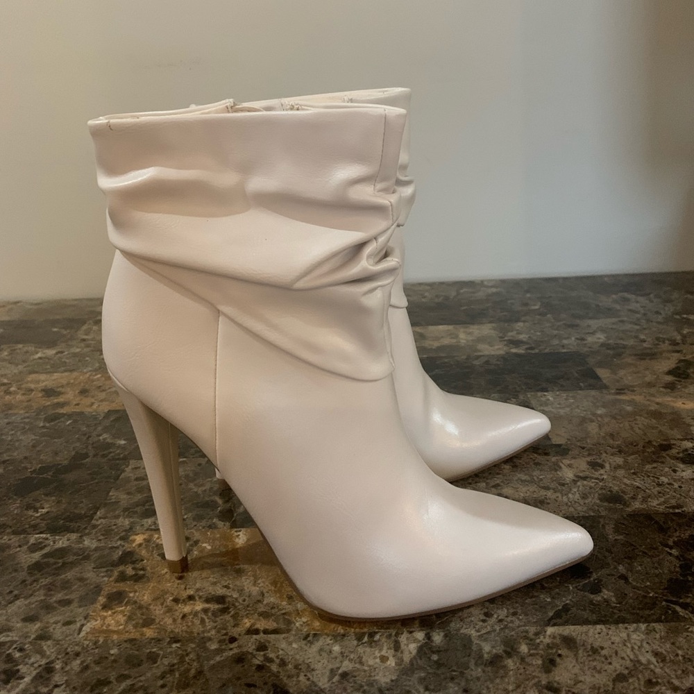 JustFab Alyssa Booties (Women’s US Size 6)